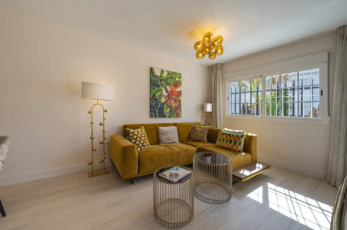 Apartamento con piscina en venta en Nueva Andalucía, imagen 2