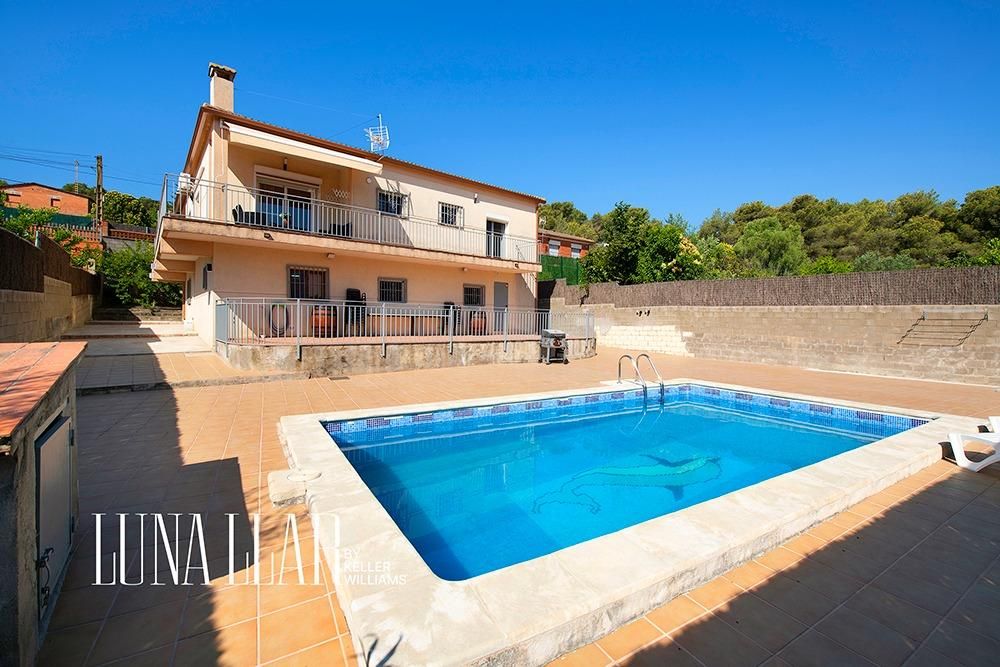 Exterior view of House or chalet for sale in Canyelles  with Air Conditioner, Heating and Private garden