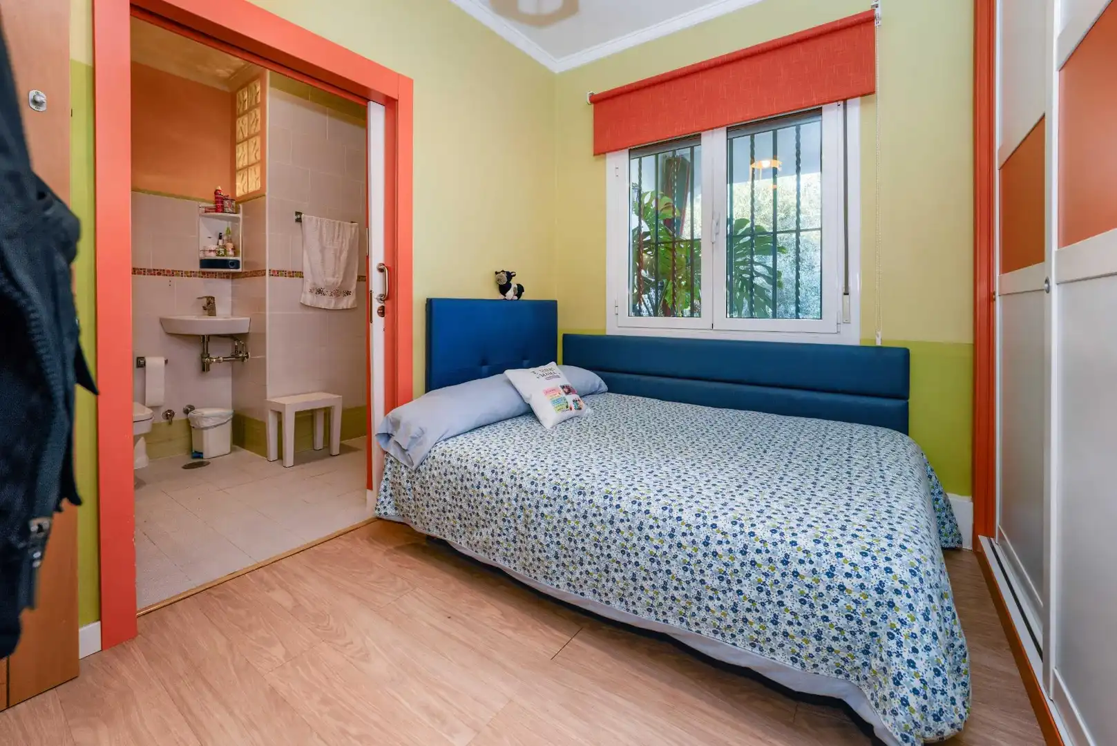 Habitación de Casa o chalet en venta en Palomares del Río con Aire acondicionado, Calefacción y Jardín privado