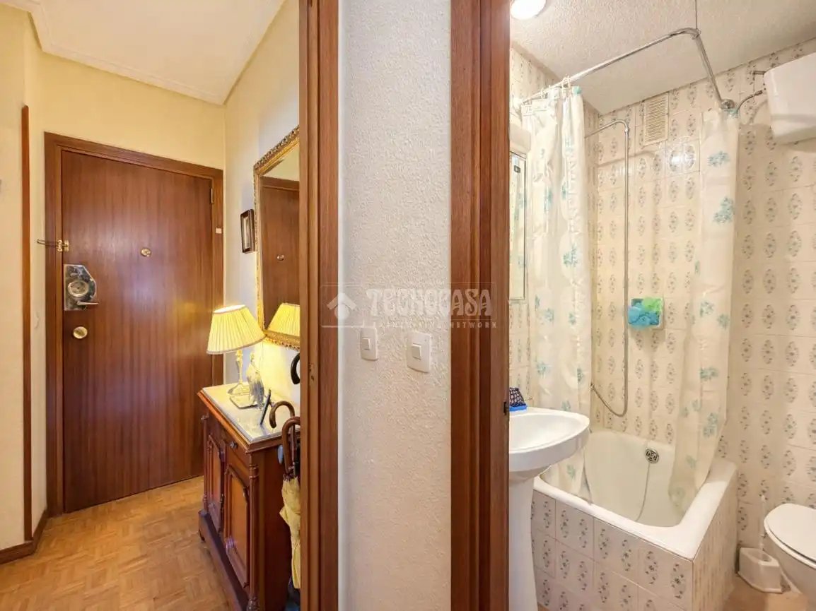 Badezimmer von Wohnung zum Verkauf in Madrid mit Heizung, Privatgarten und Schwimmbad