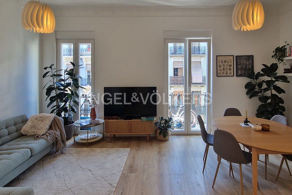 Sala d'estar de Apartament en venda en  Valencia Capital amb Aire condicionat, Calefacció i Parquet