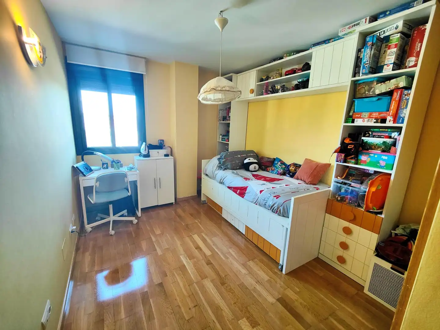 Schlafzimmer von Wohnung zum Verkauf in Valdemoro mit Klimaanlage, Parkett und Abstellraum