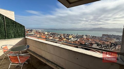 Ático con espectaculares vistas a la bahía