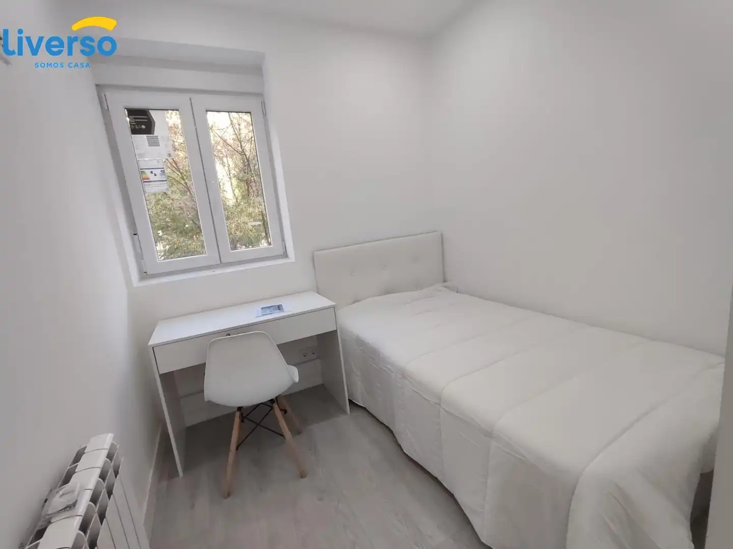 Bedroom of Flat for share in Burgos  with Furnished and Balcony