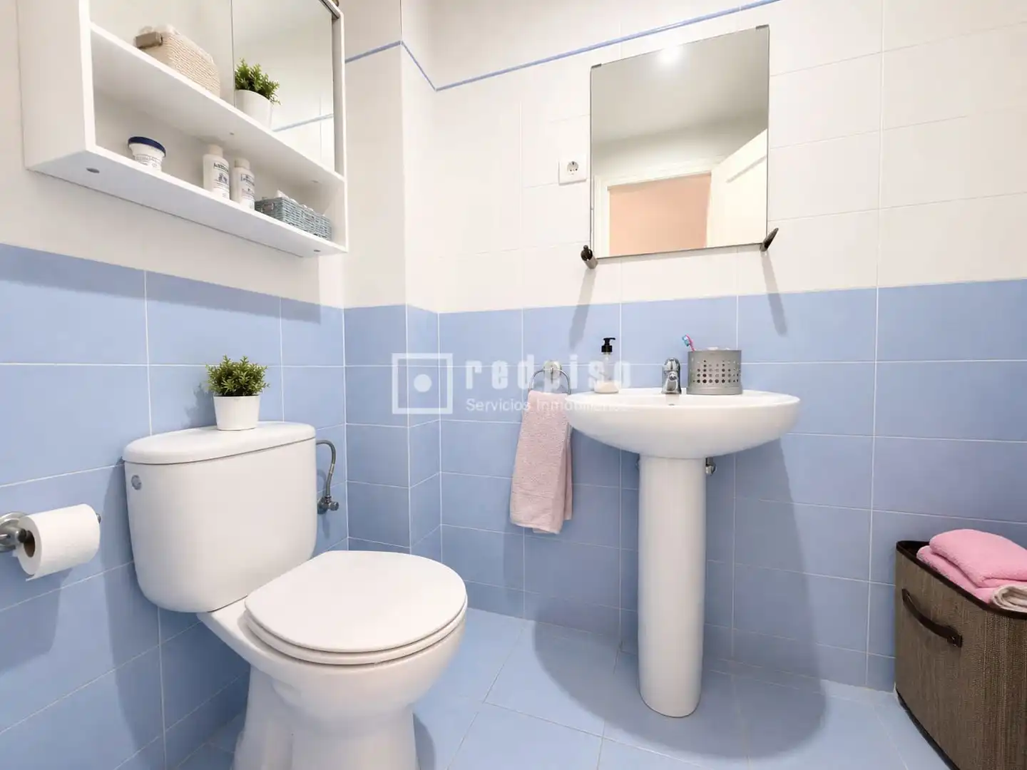 Bany de Casa o xalet en venda en Vélez-Málaga amb Jardí privat, Terrassa i Traster