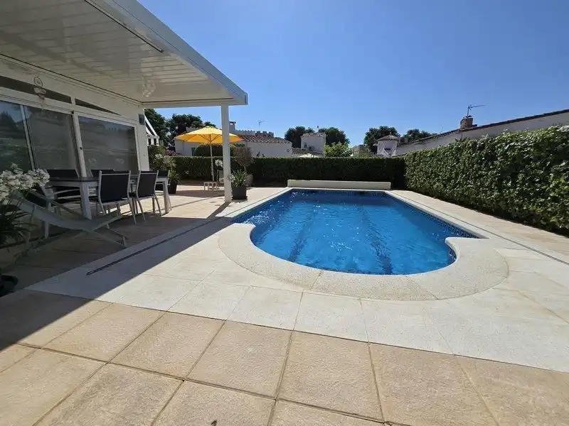 Villa avec piscine à vendre à Calle Montseny, imagen 5