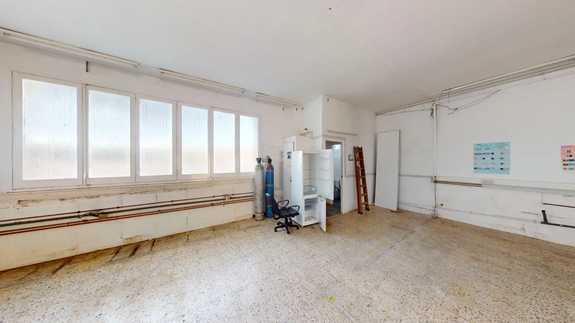 Local en venda en Rubí amb Parquet i Alarma