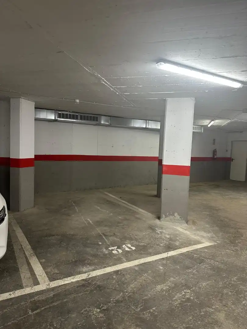 Parkplatz von Wohnung zum Verkauf in Manresa mit Heizung, Parkett und Ofen
