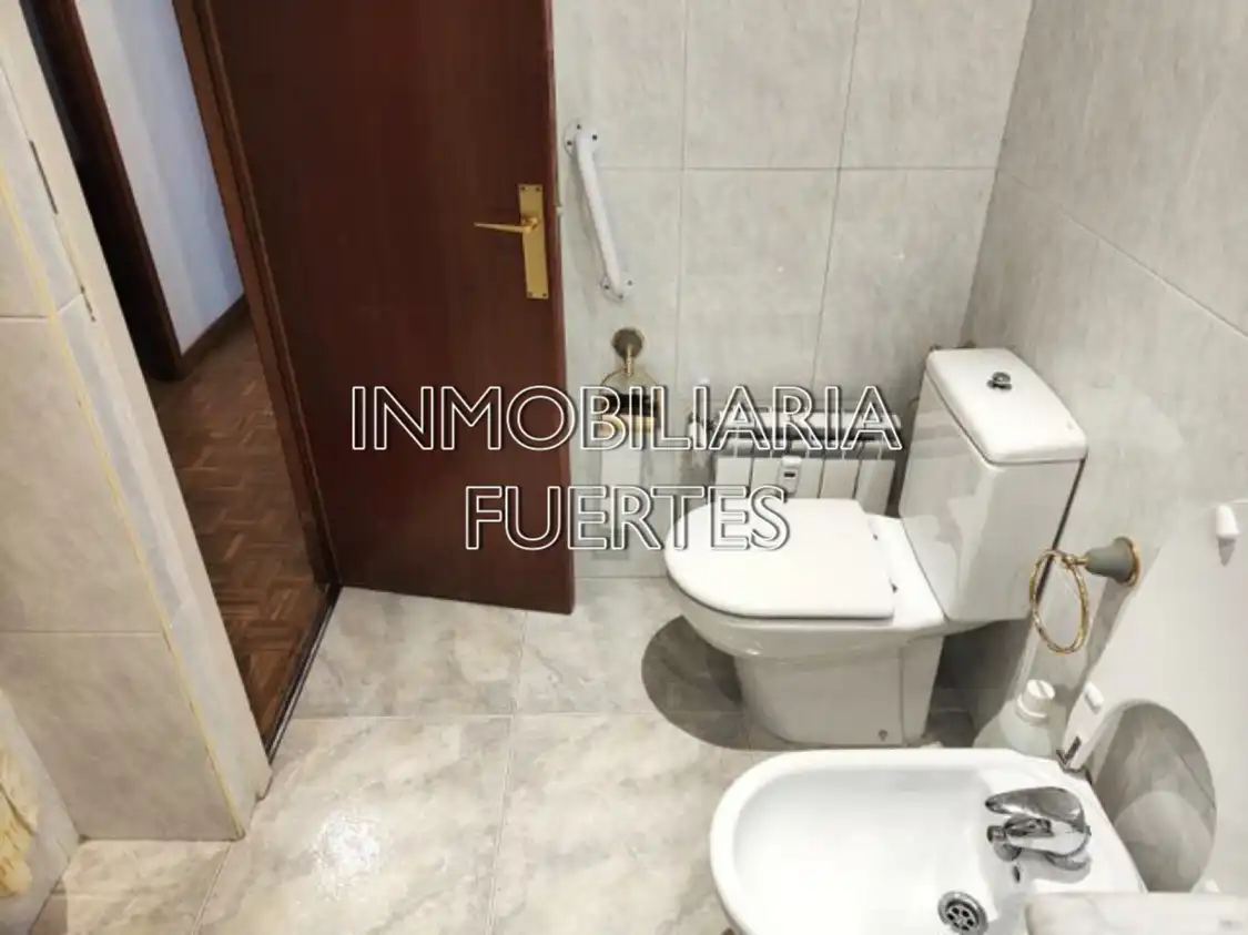 Flat for rent in Avenida de Mariano Andrés, Las Ventas