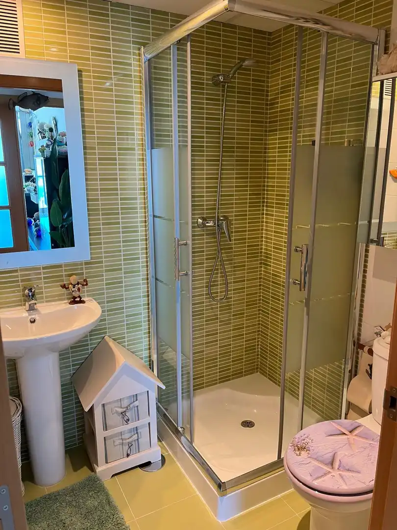 Baño de Apartamento en venta en Benidorm con Jardín privado, Terraza y Trastero