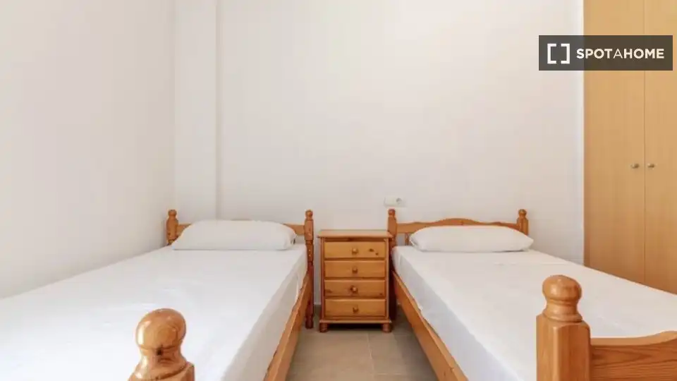 Dormitori de Apartament per a compartir en Canet d'En Berenguer amb Aire condicionat, Terrassa i Moblat
