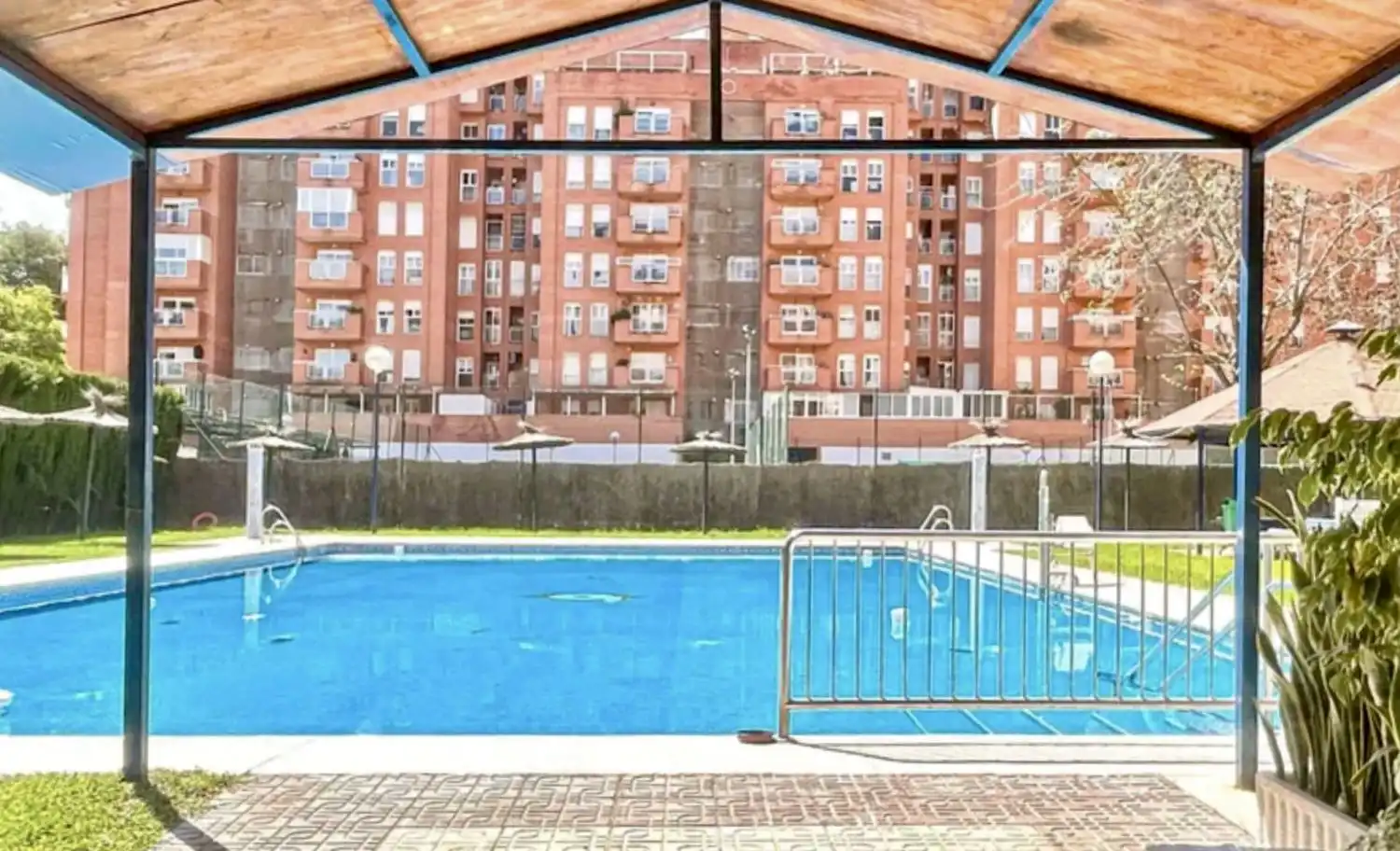 Flat with pool for sale in Cueva de Menga