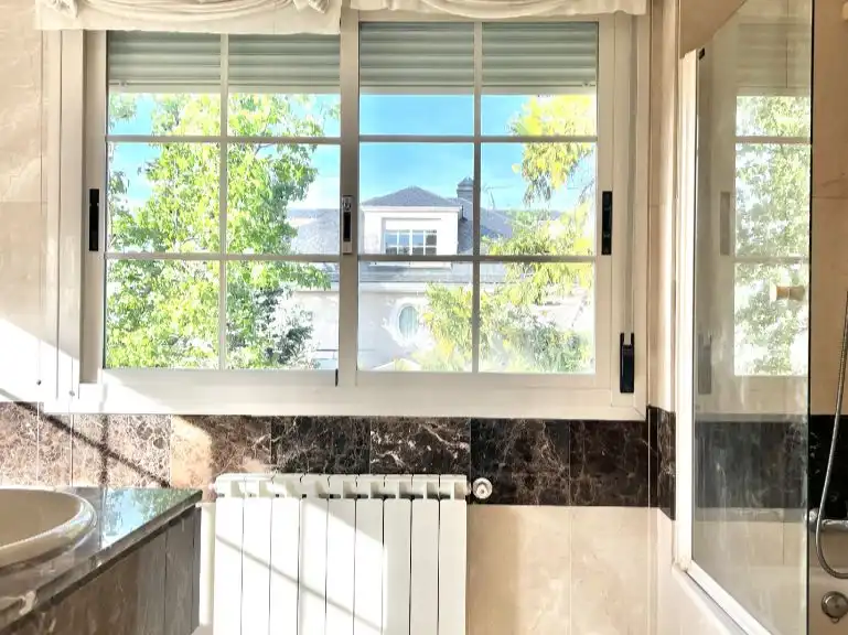 Casa amb piscina en venda a Calle Amapolas 20, imagen 24