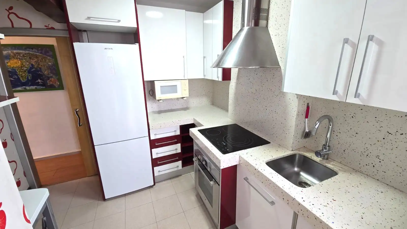 Cuina de Apartament de lloguer en Cáceres amb Aire condicionat, Calefacció i Moblat