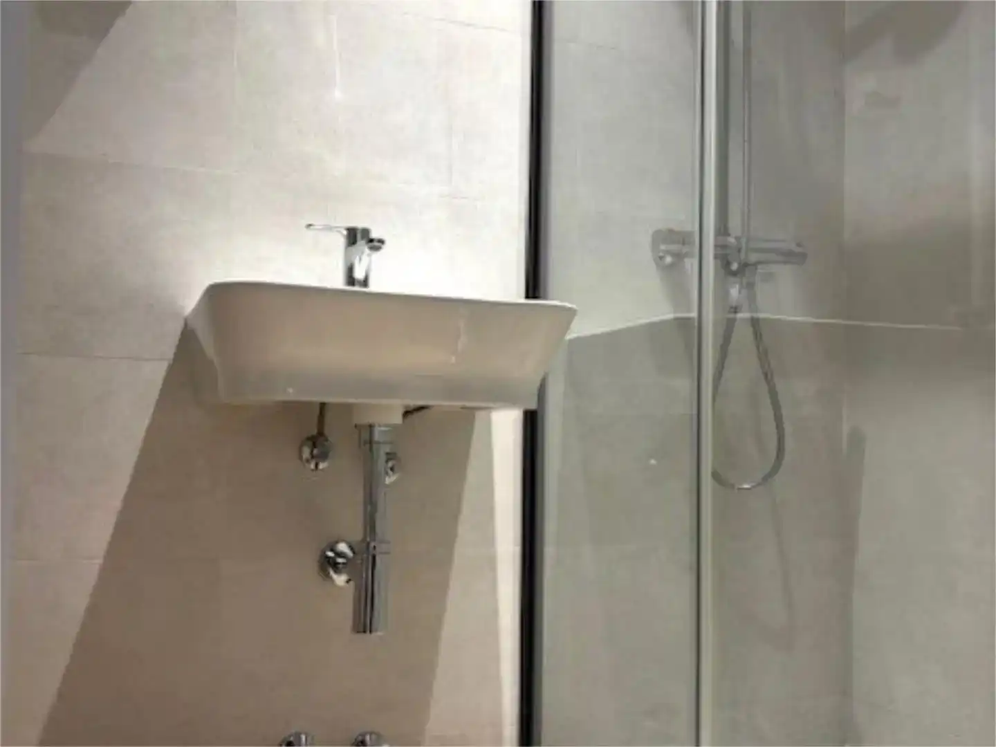 Bany de Pis en venda en  Madrid Capital amb Aire condicionat