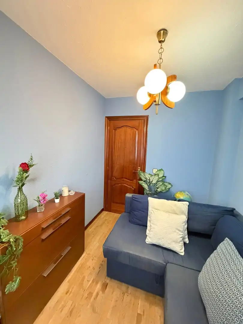 Habitación de Dúplex en venta en Corvera de Asturias con Calefacción, Parquet y Trastero