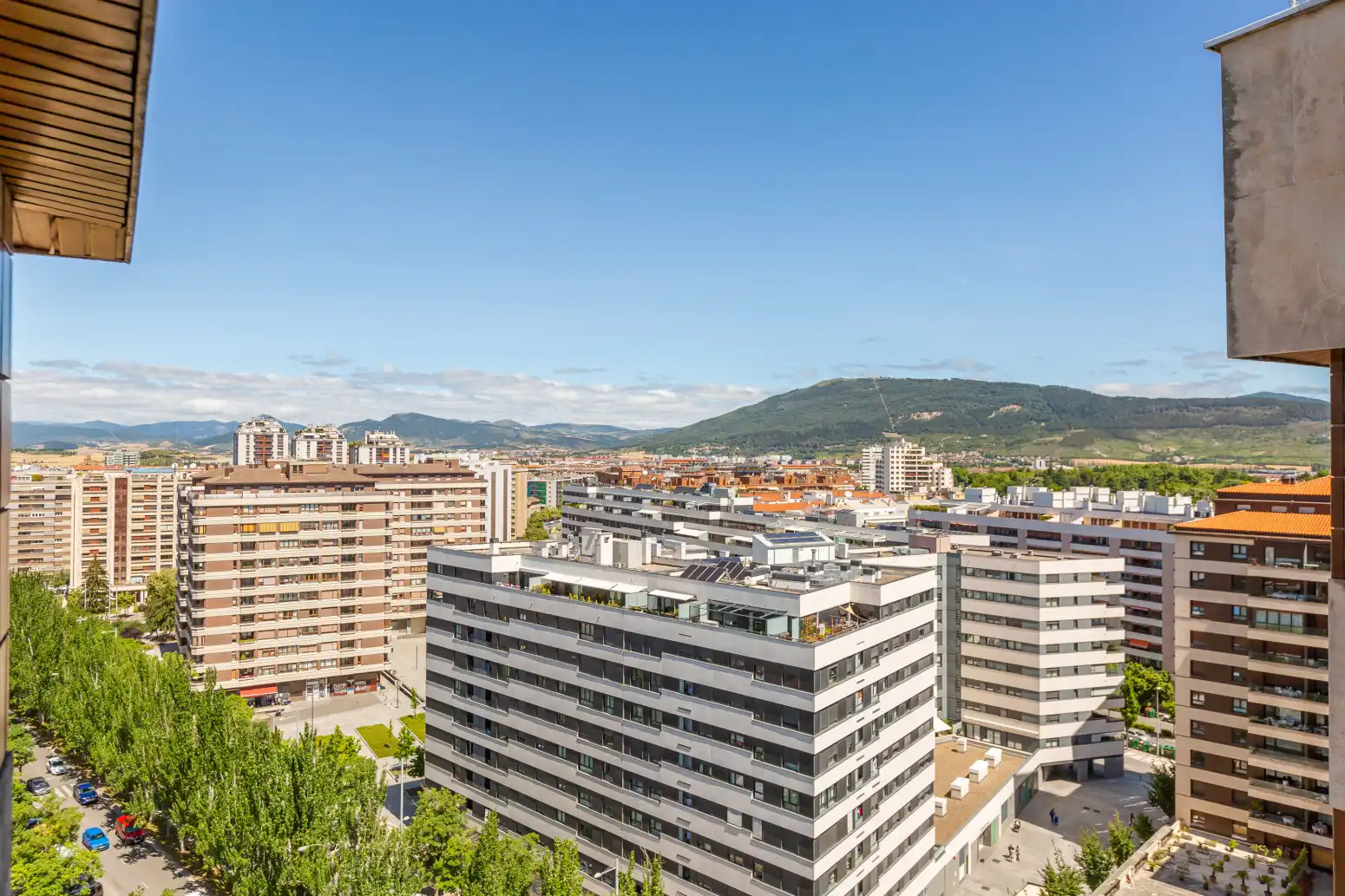 Vista exterior de Ático en venta en  Pamplona / Iruña con Parquet y Terraza