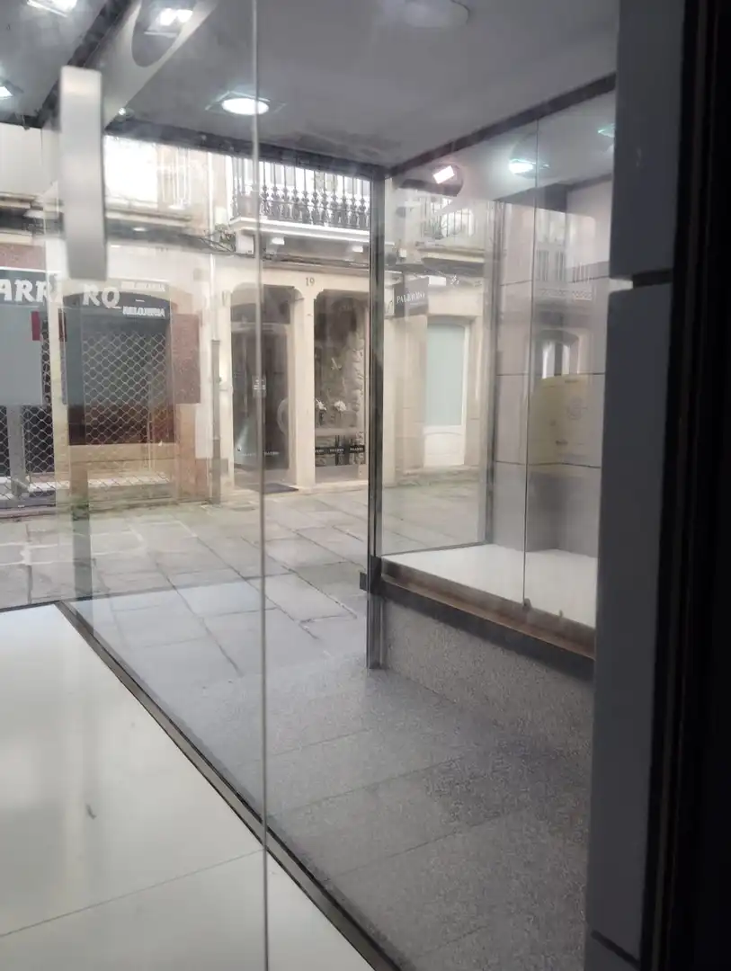 Business premises to rent in Noia