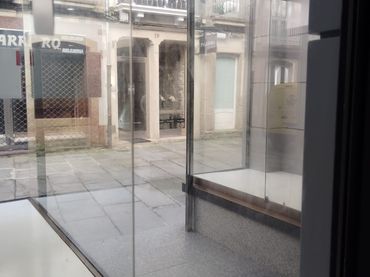 Business premises to rent in Noia
