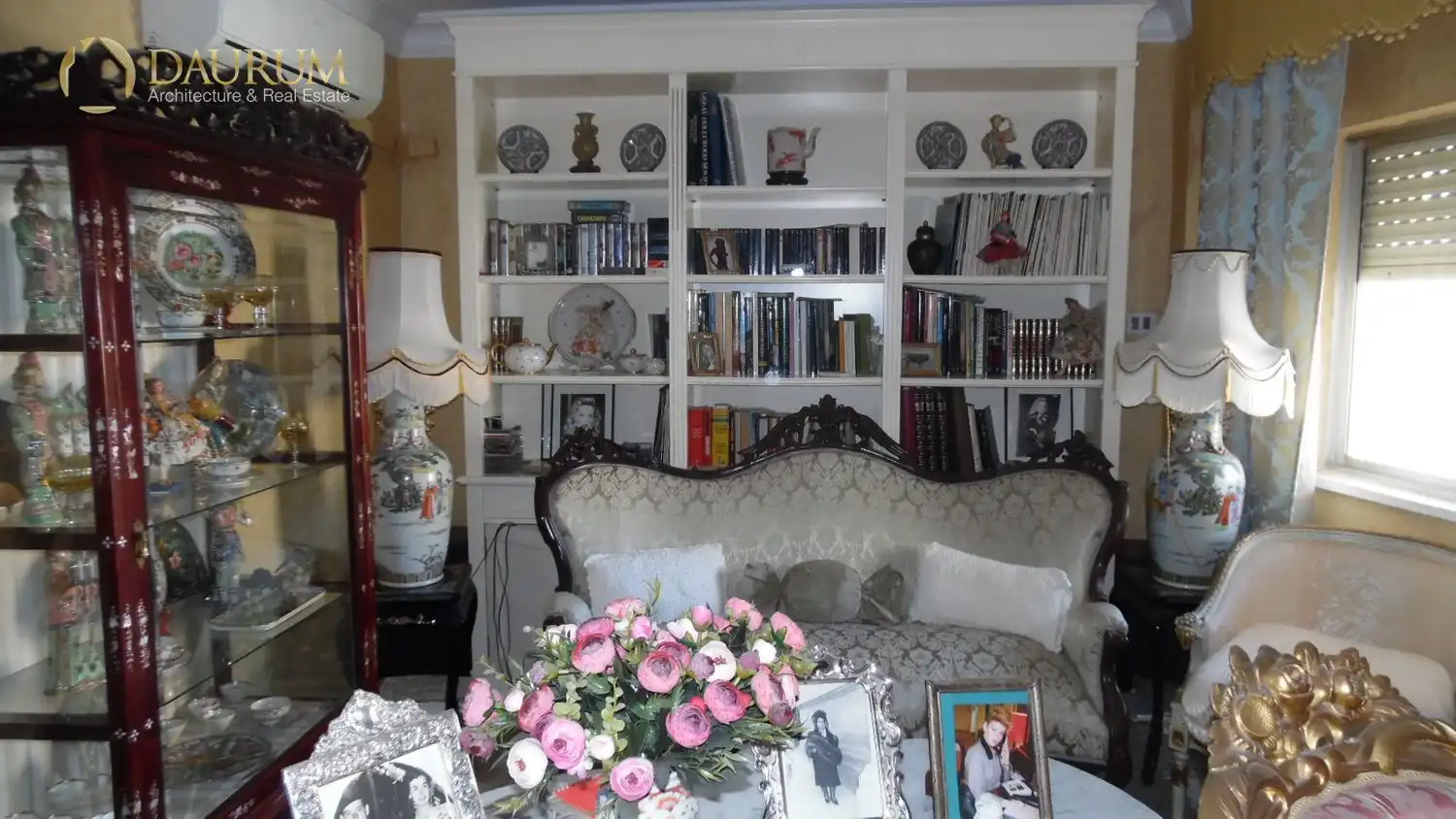 Living room of Flat for sale in Sevilla  with Air Conditioner, Heating and Terrace