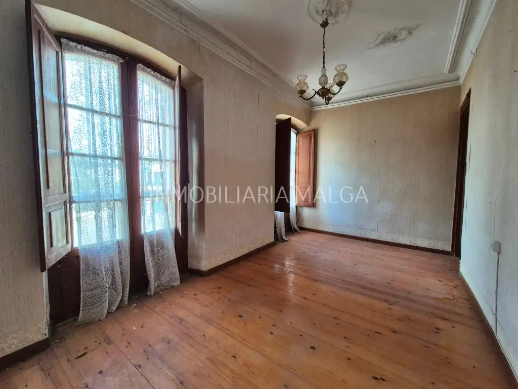 Sala d'estar de Casa o xalet en venda en Colunga amb Jardí privat