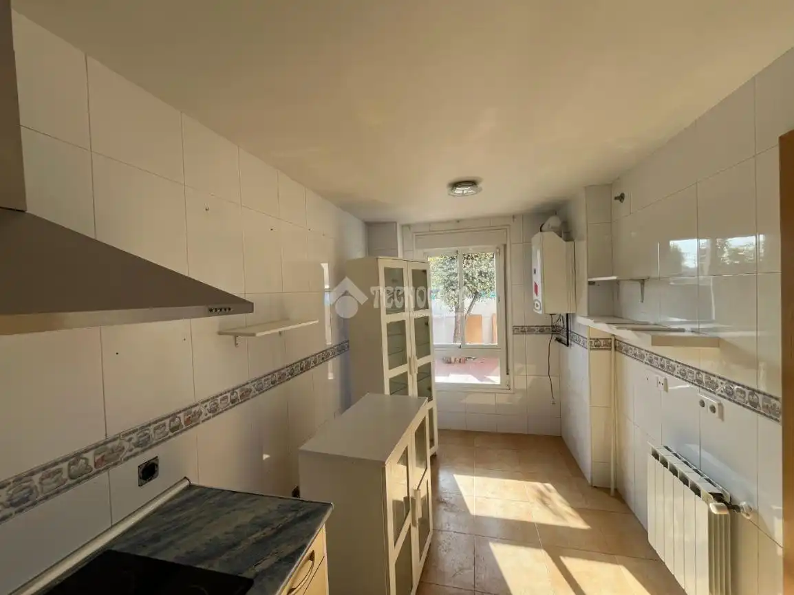 Casa aparellada en venda a Loeches, imagen 9