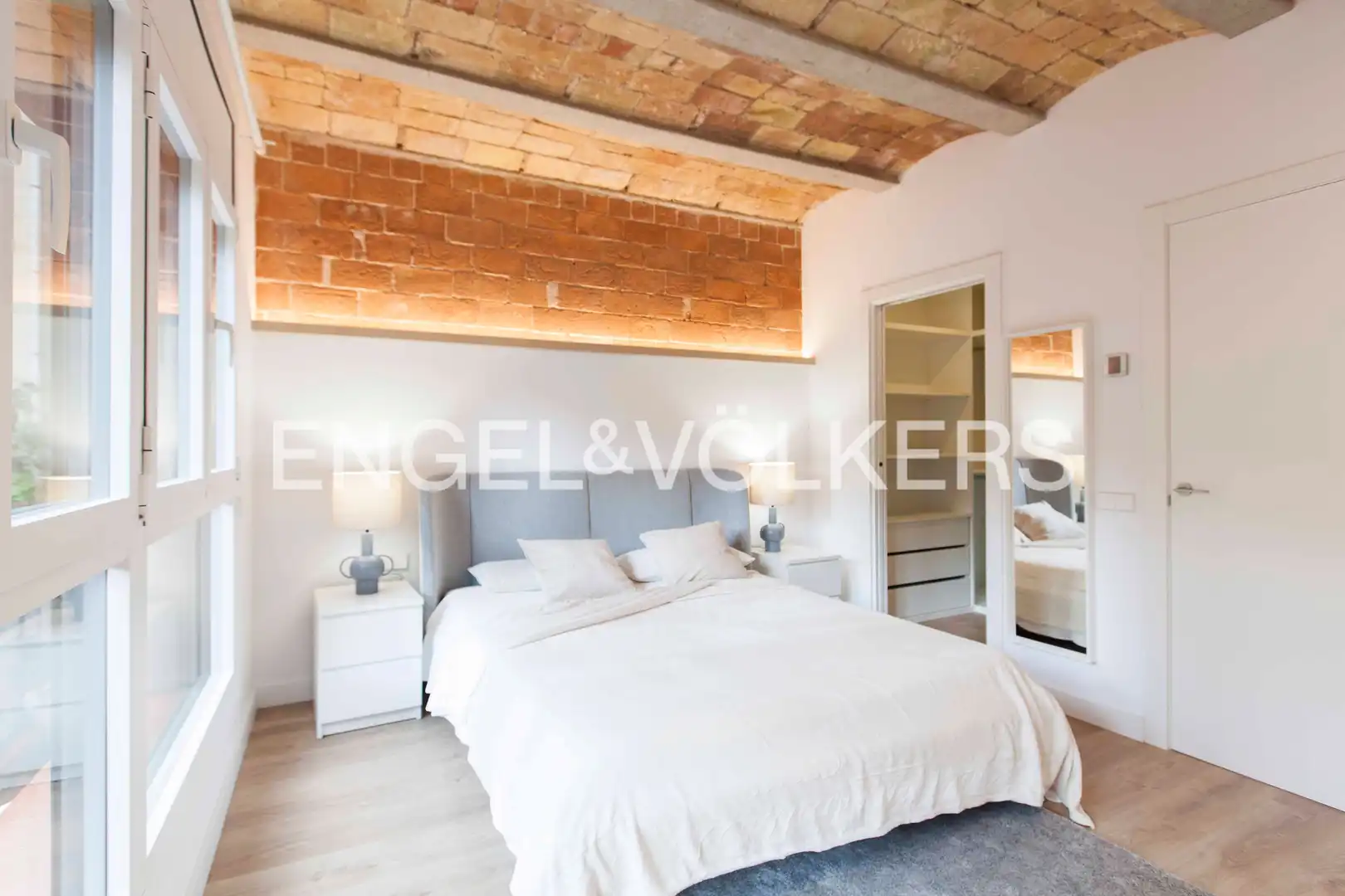 Bedroom of Flat for sale in Barcelona  with Air Conditioner, Heating and Parquet flooring