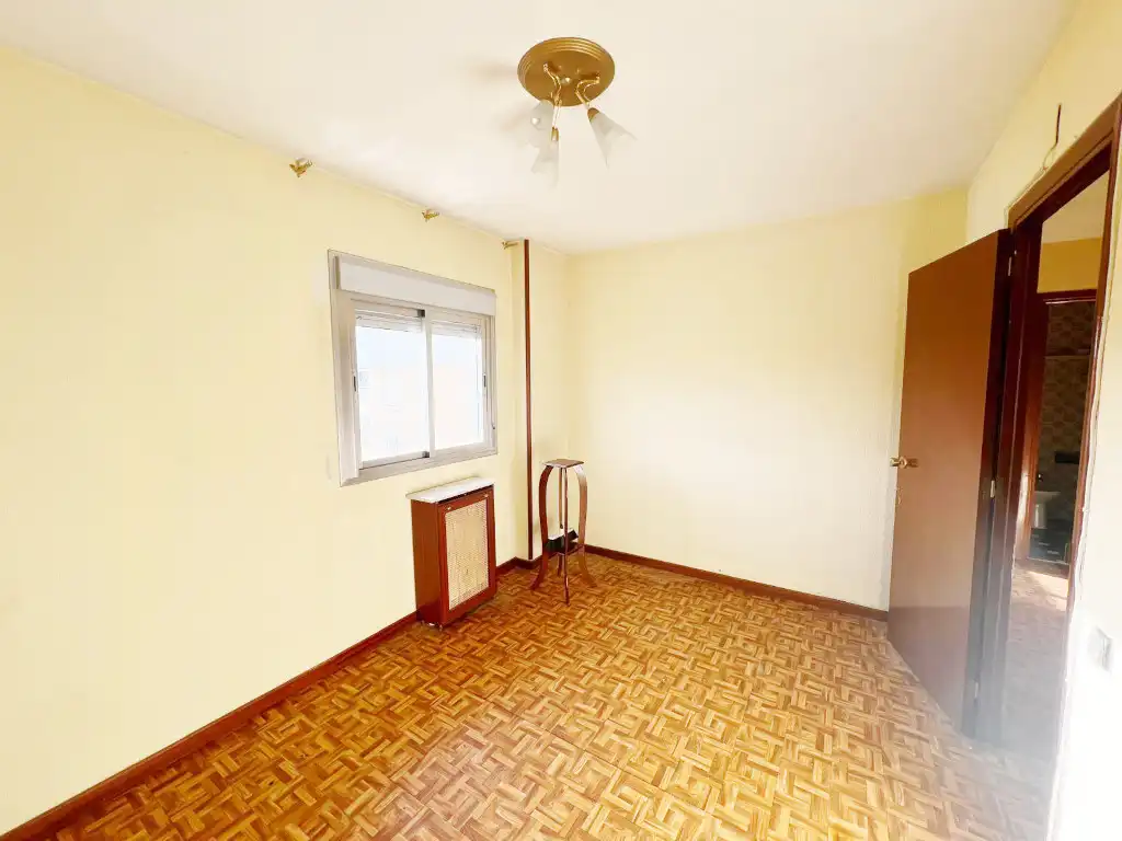 Habitación de Piso en venta en Madrid con Calefacción, Parquet y Terraza