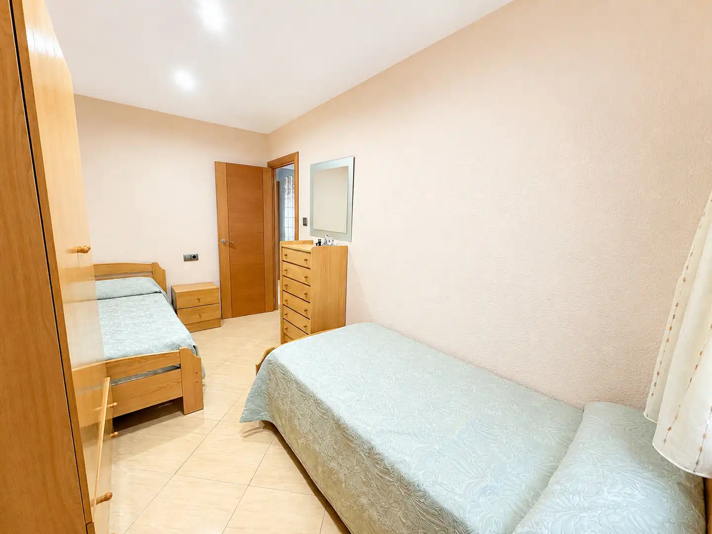 Bedroom of Flat for sale in Valencia  with Air Conditioner, Furnished and Oven