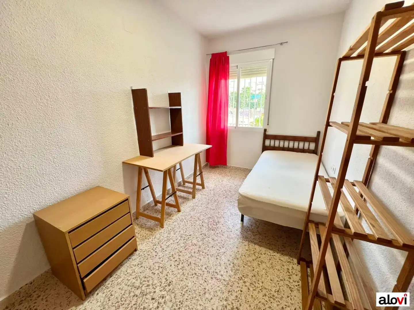 Schlafzimmer von Wohnung zur Miete in Granada mit Möbliert