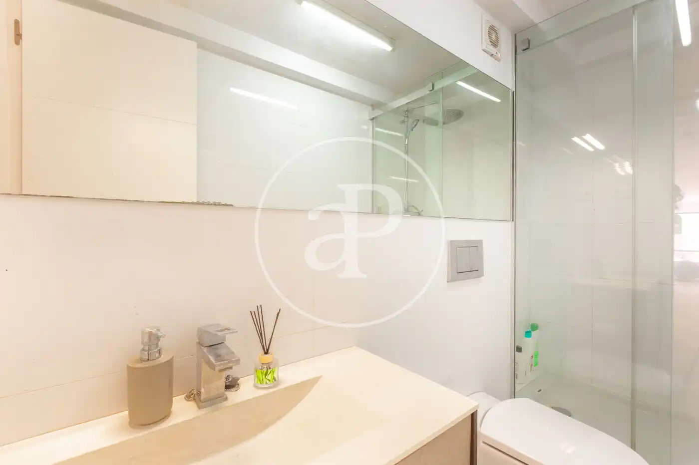 Bathroom of Houses for sale in L'Eliana  with Air Conditioner, Heating and Private garden