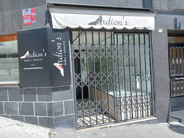 Local comercial en Alquiler en Avenida Santiago, 17 en Negreira