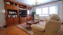 Sala d'estar de Pis en venda en Gijón  amb Calefacció, Parquet i Terrassa