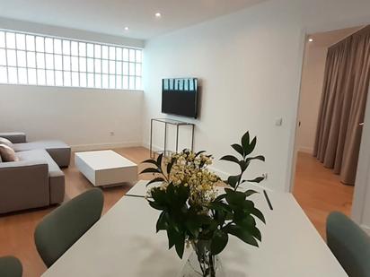 Living room of Flat to rent in  Madrid Capital  with Air Conditioner, Heating and Furnished