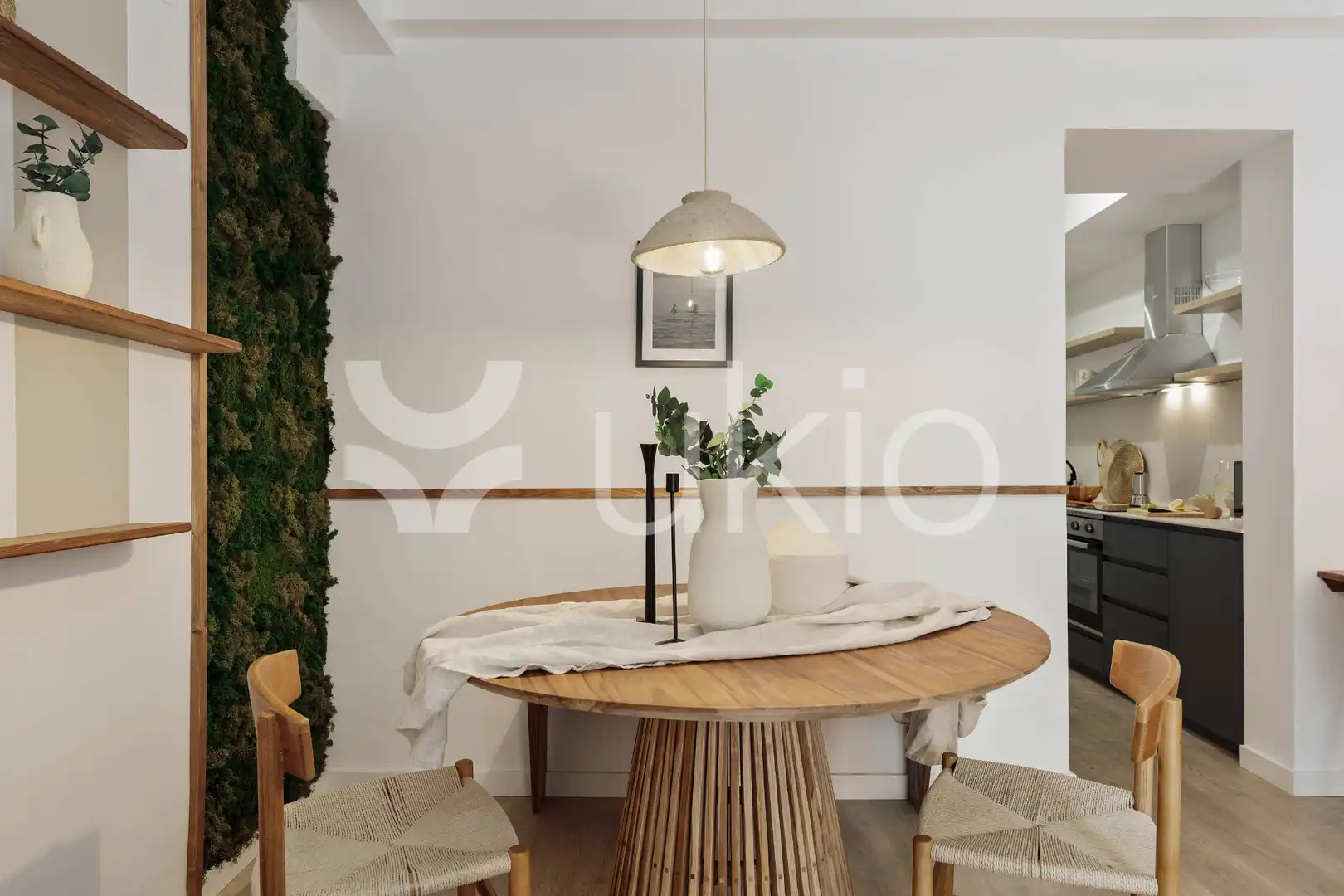 Comedor de Apartamento de alquiler en Barcelona con Aire acondicionado, Calefacción y Amueblado