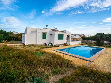 Villa con piscina in vendita a Cala Blanca