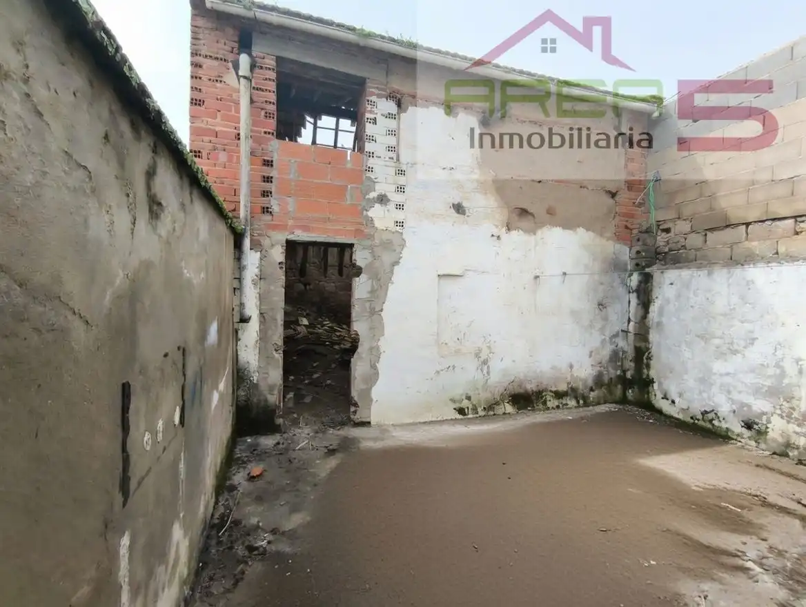 Casa adosada en venta en Santa Amalia con Trastero y Balcón