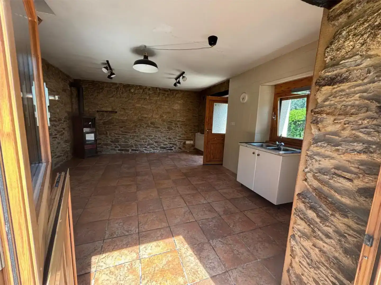 Cuina de Casa adosada en venda en Guitiriz amb Jardí privat, Moblat i Forn