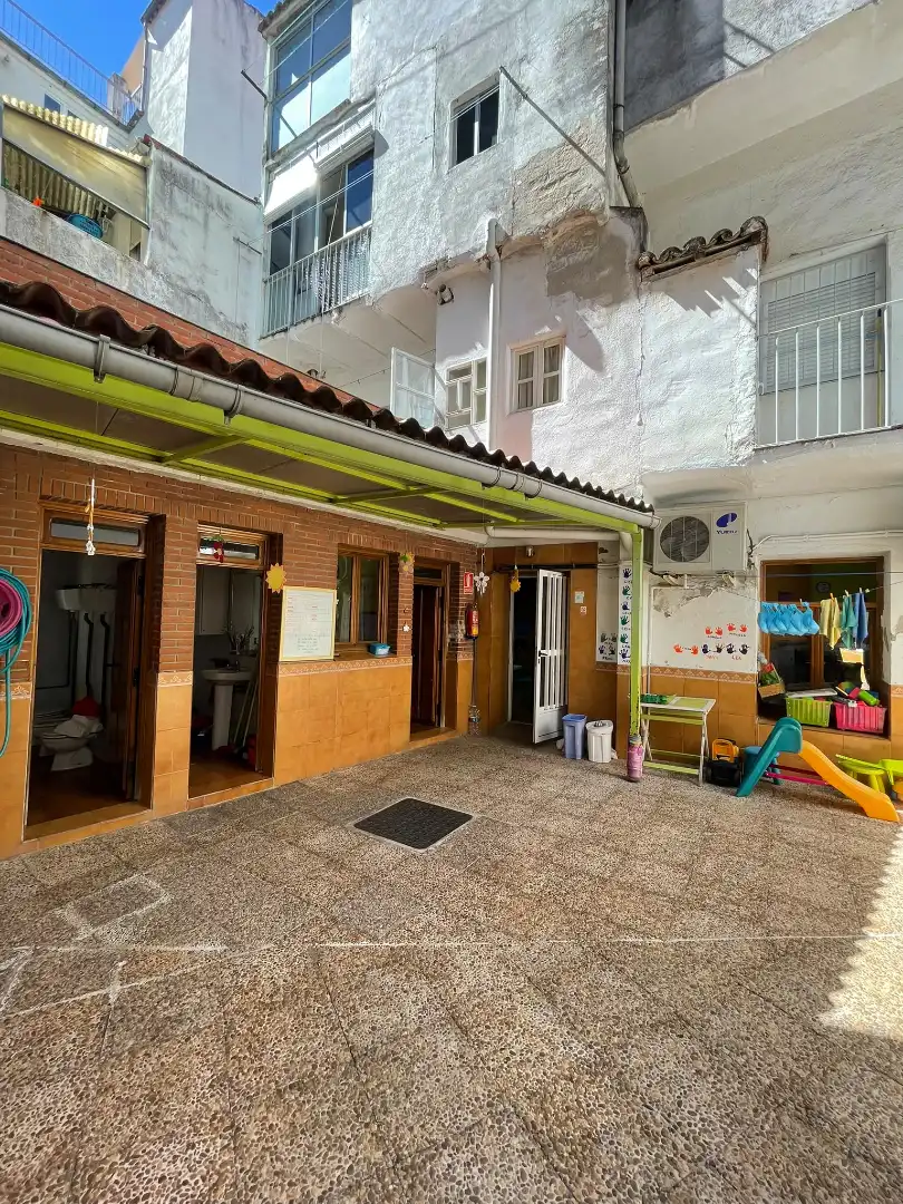 Local comercial de lloguer a Calle Santiago, imagen 2