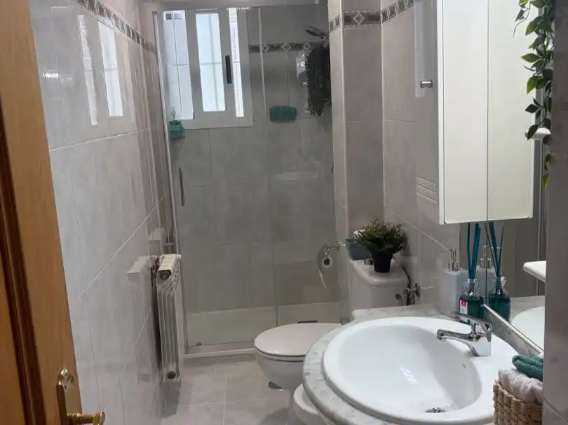 Baño de Piso en venta en  Madrid Capital con Terraza