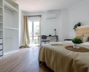 Dormitori de Apartament per a compartir en  Valencia Capital amb Aire condicionat, Rentadora i Balcó