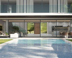 Swimming pool of House or chalet for sale in Marbella  with Air Conditioner, Private garden and Terrace