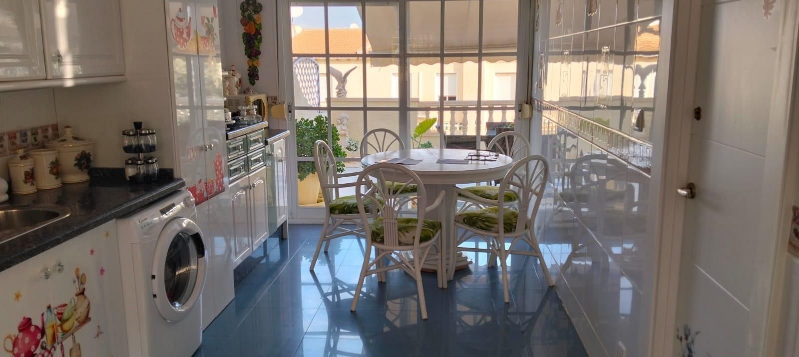 Menjador de Casa adosada en venda en L'Alfàs del Pi amb Aire condicionat, Terrassa i Piscina comunitària
