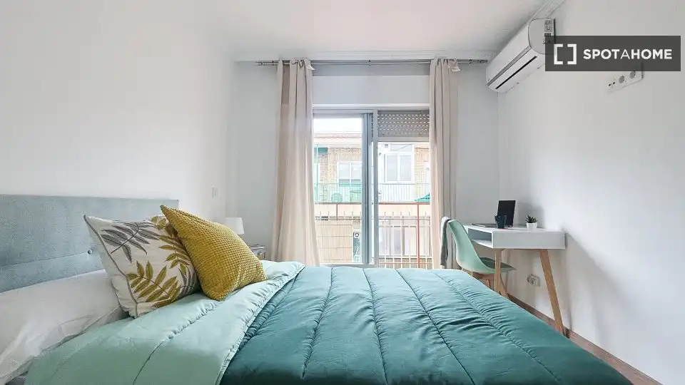 Bedroom of Flat for share in Getafe  with Air Conditioner, Terrace and Furnished