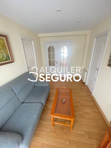 Piso en Alquiler en de los Olivos en Puerta del Ángel