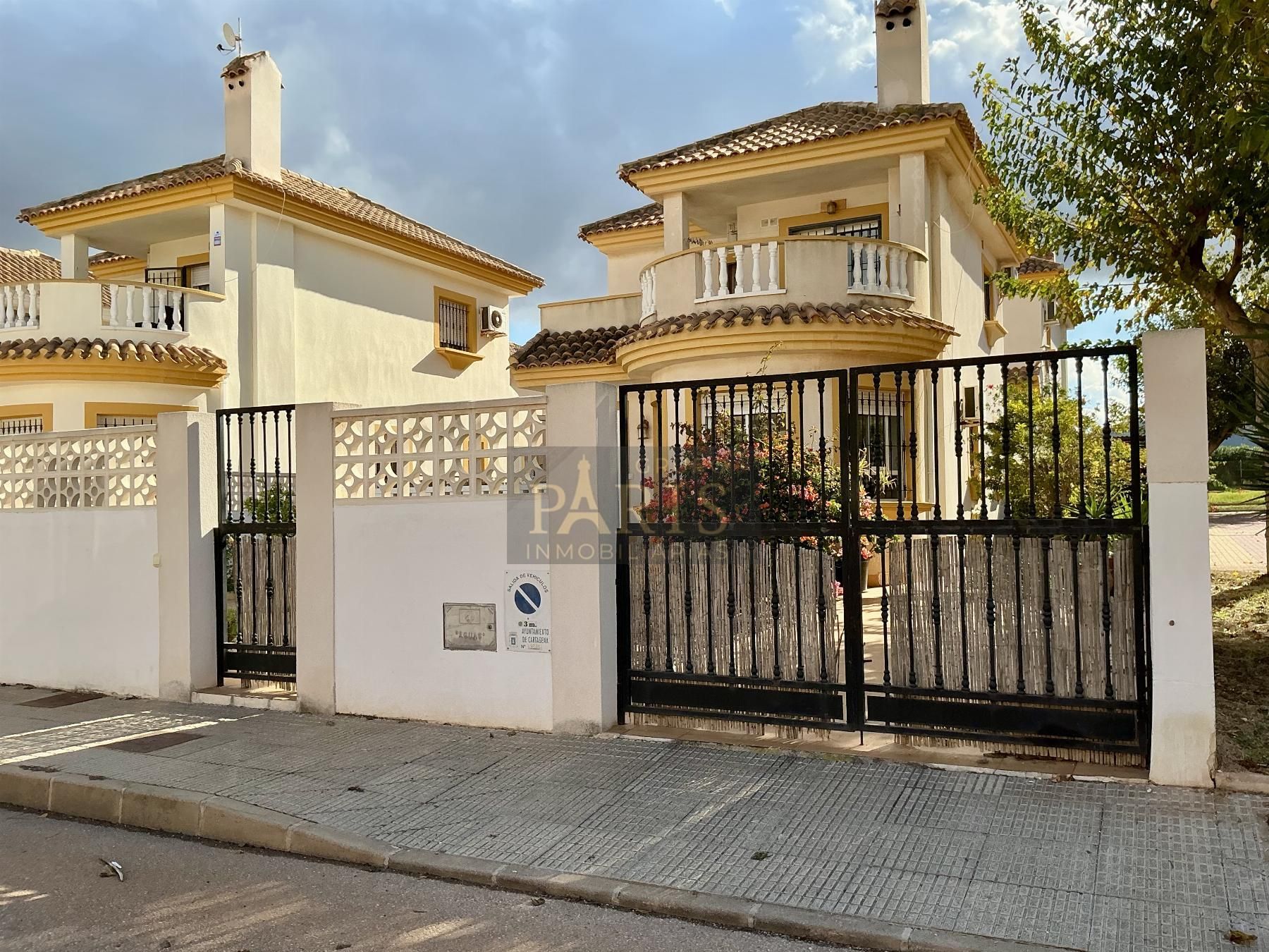 Vista exterior de Dúplex en venda en Cartagena amb Terrassa i Piscina comunitària