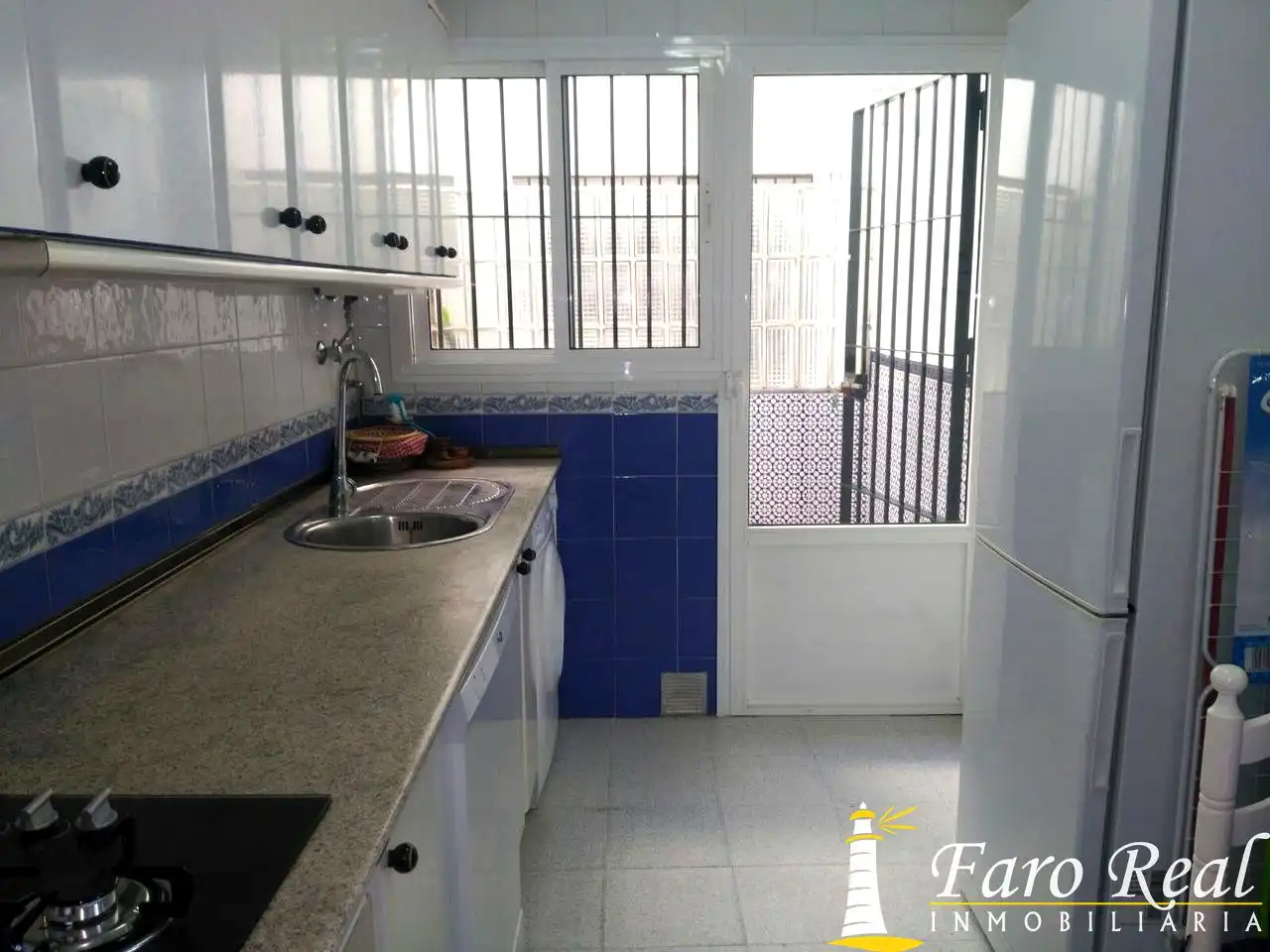 Kitchen of Detached homes for rent in Sanlúcar de Barrameda  with Air Conditioner, Private garden and Swimming Pool