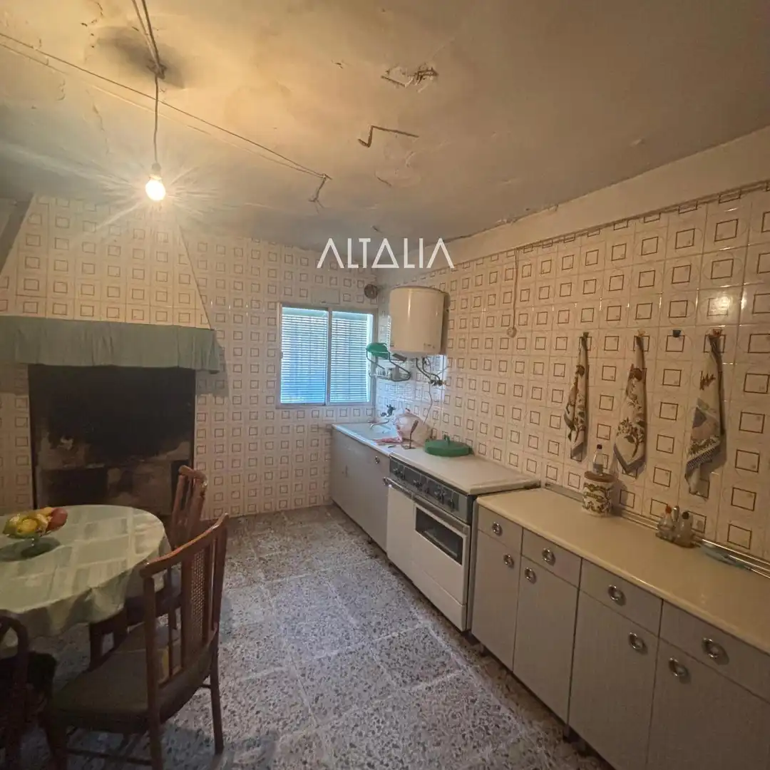 Cuina de Casa o xalet en venda en Poyatos amb Calefacció, Terrassa i Traster