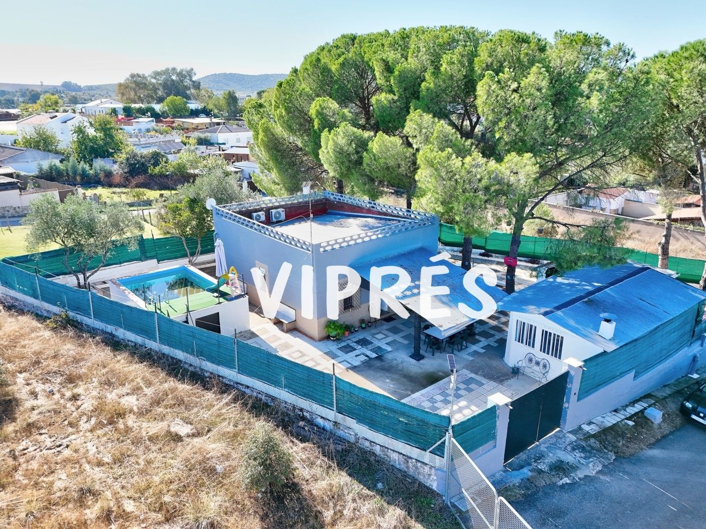 Vista exterior de Casa o xalet en venda en Mérida amb Aire condicionat i Piscina