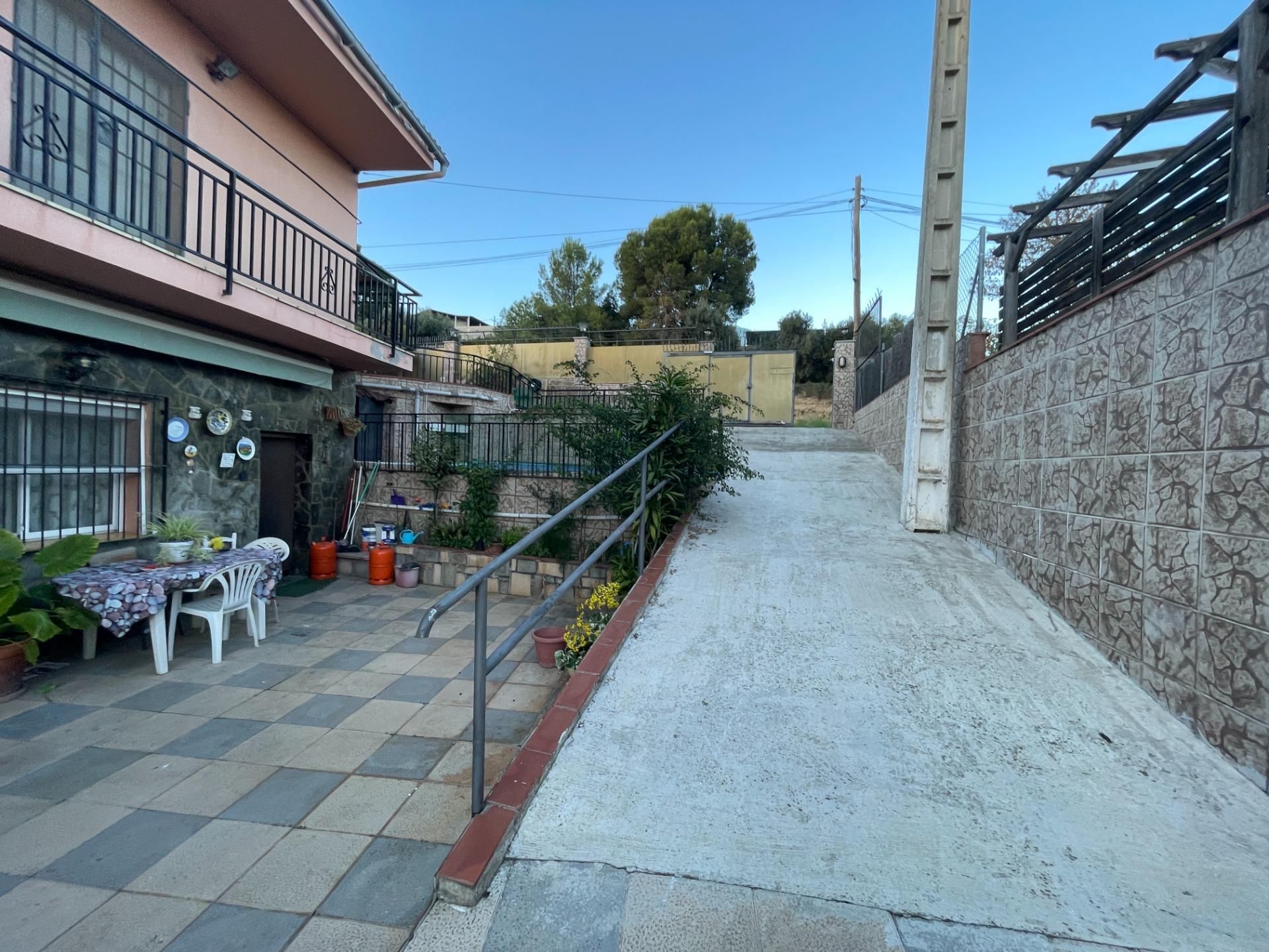 Vista exterior de Casa o xalet en venda en Sant Esteve Sesrovires